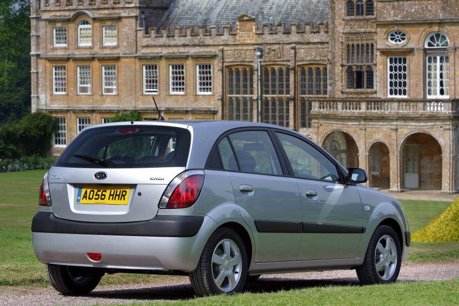  Kia Rio Hatchback 2005 года  (UK) (фото 24 из 32)